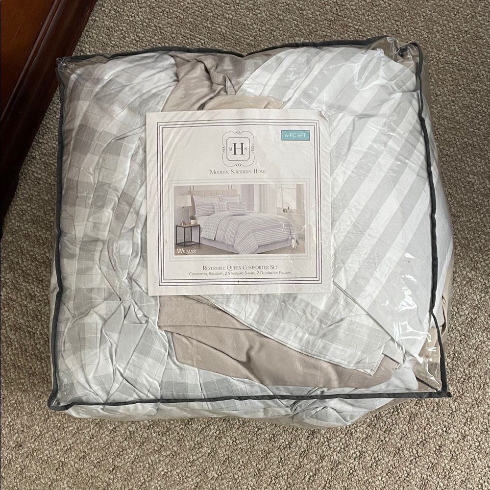 Modern Striped Comforter Set - Gray and White
